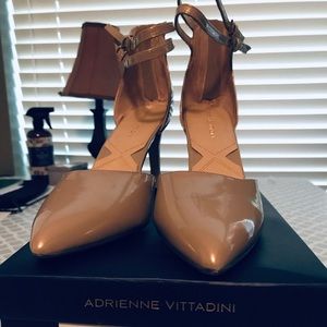 Adrienne Vittadini pump color Mushroom
